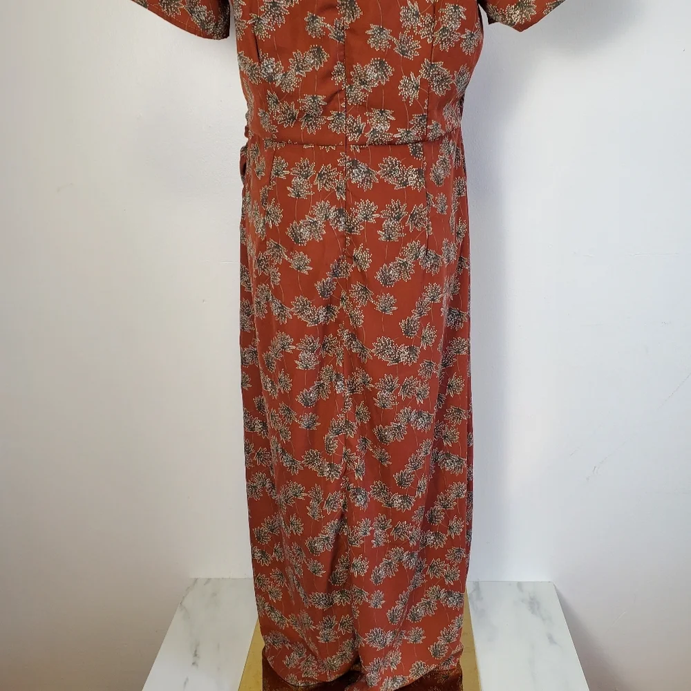Floral Midi Dress in Brown - Picture 9 of 9